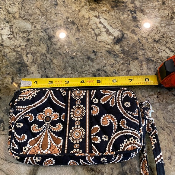 Vera Bradley Black Paisley wristlet EUC - Picture 2 of 7